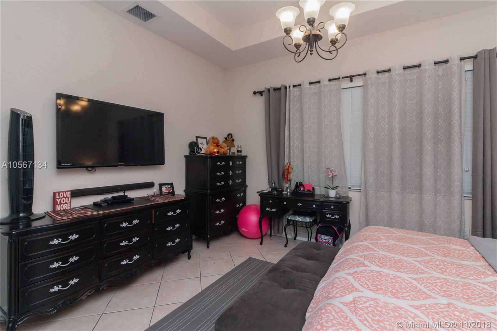 PORTOFINO BAY - Residential