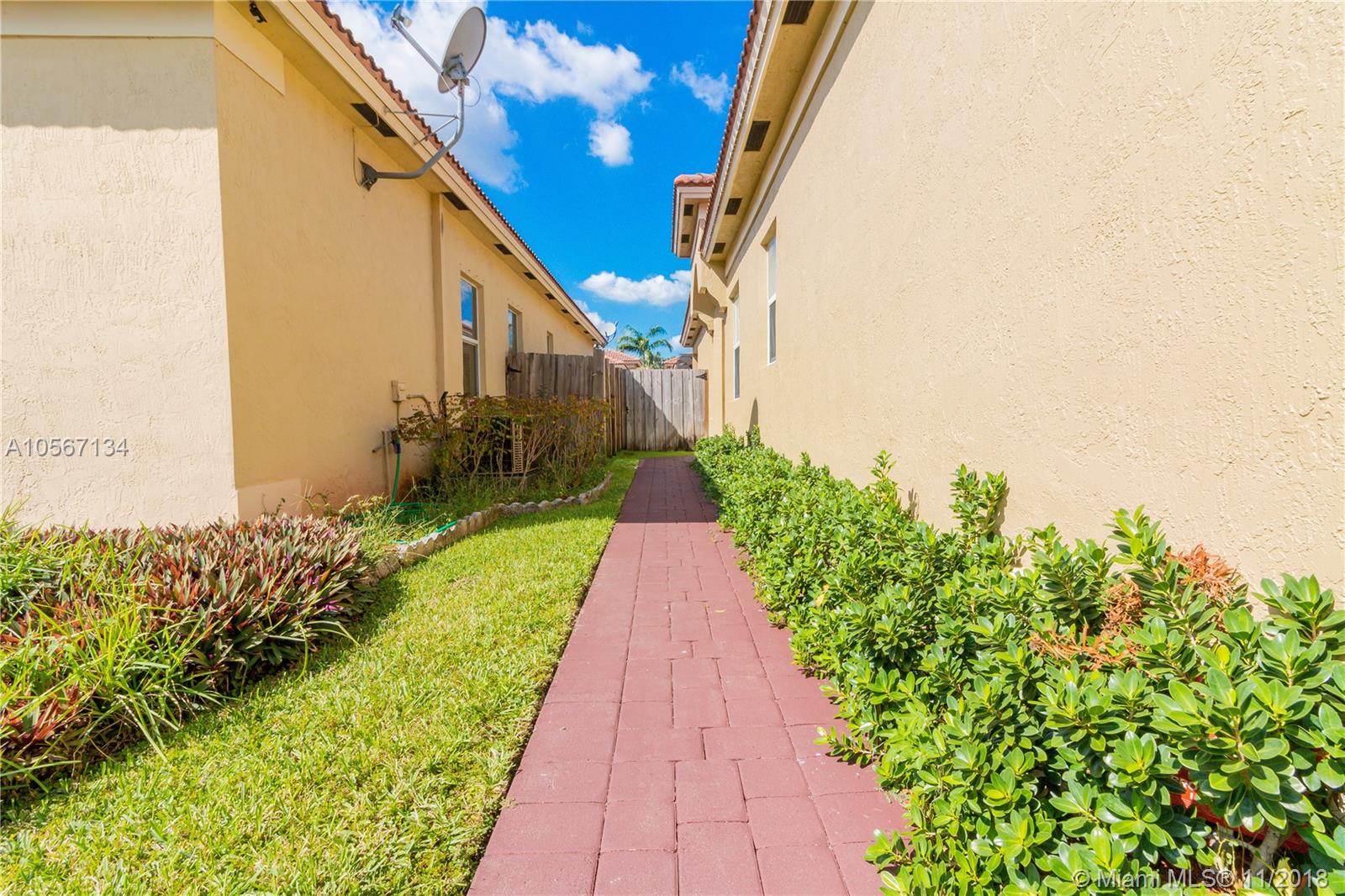 PORTOFINO BAY - Residential