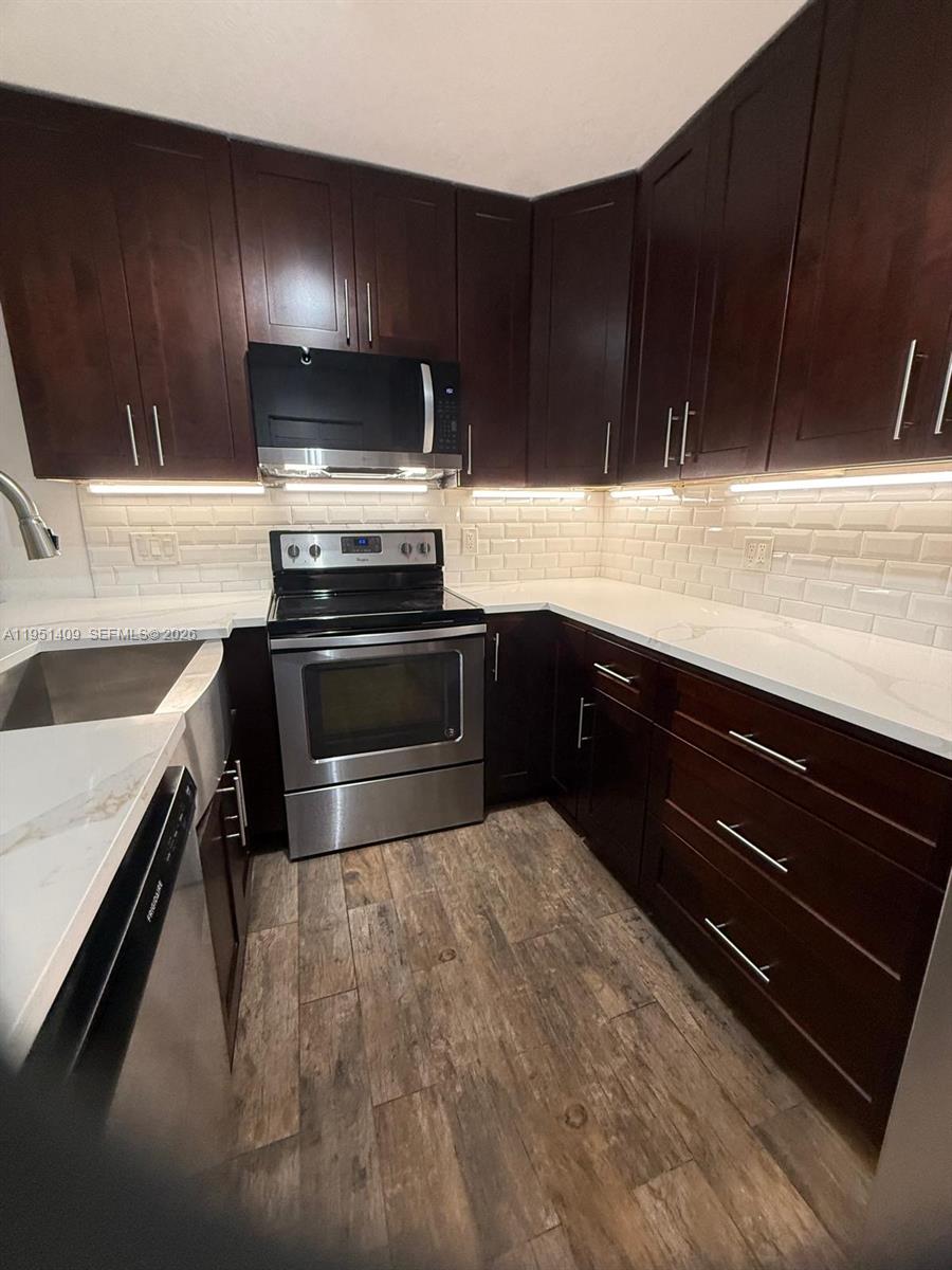 PINE RIDGE AT HAVERHILL C - Residential