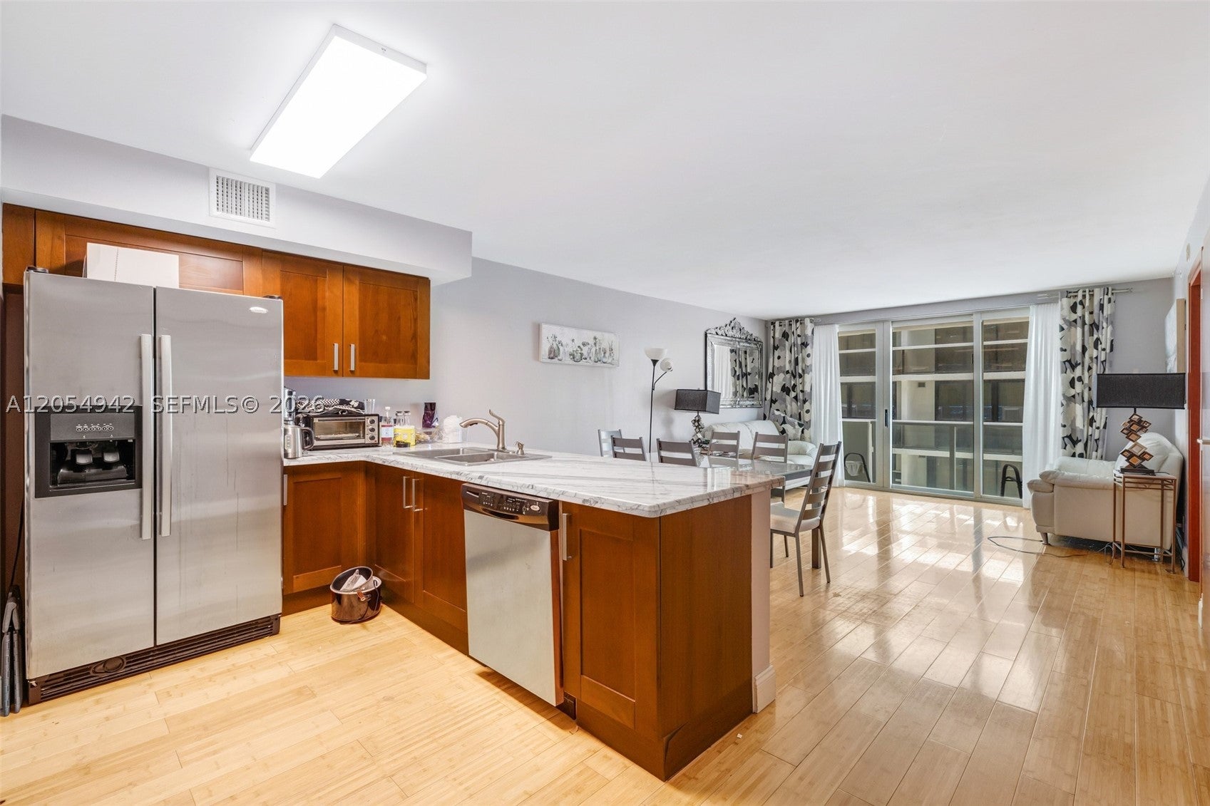 9499 Collins Ave 607