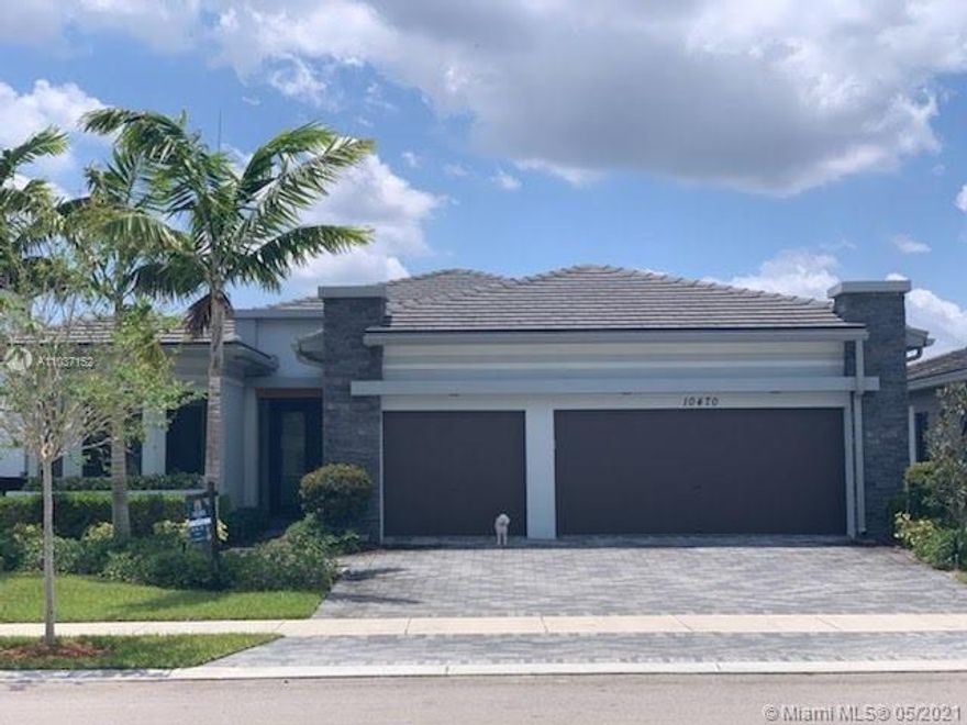 Nicely built house inside Cascata. Barron Plan.  One floor living with southern exposure.  Canal view. 4 bedrooms and 3 baths.  Living area, Kitchen and hallways are all tile floor.  The bedrooms are carpeted.  The house is barely used.  Furniture are not included for the sale.