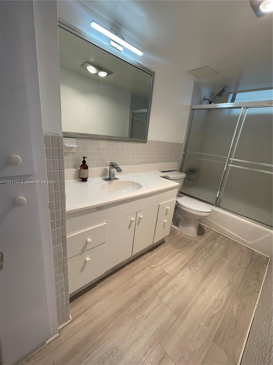 POINT EAST SEC III CONDO - Residential Lease