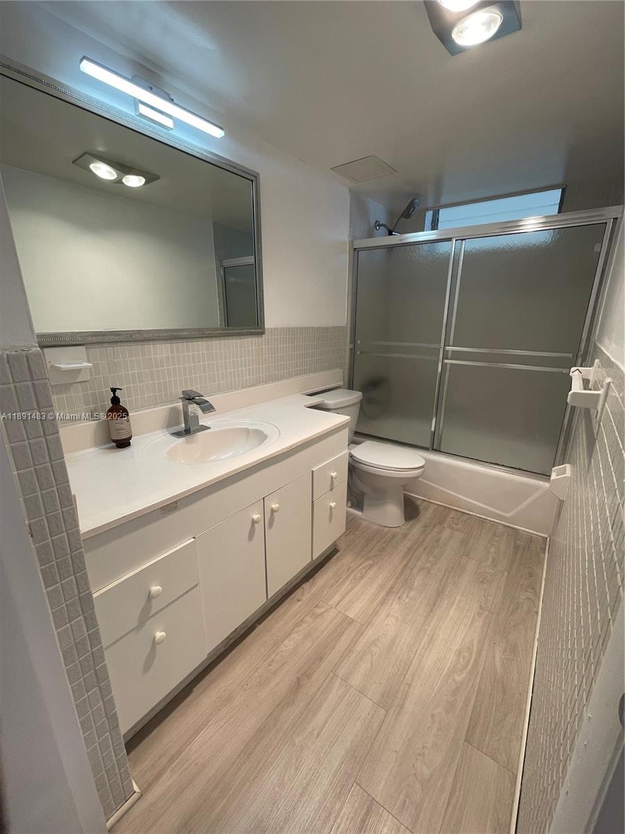 POINT EAST SEC III CONDO - Residential Lease