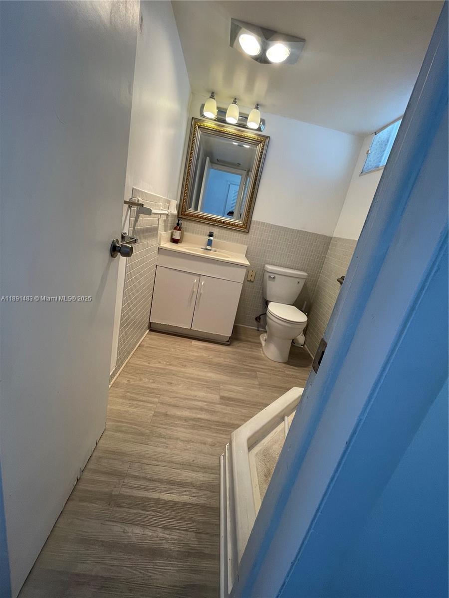 POINT EAST SEC III CONDO - Residential Lease