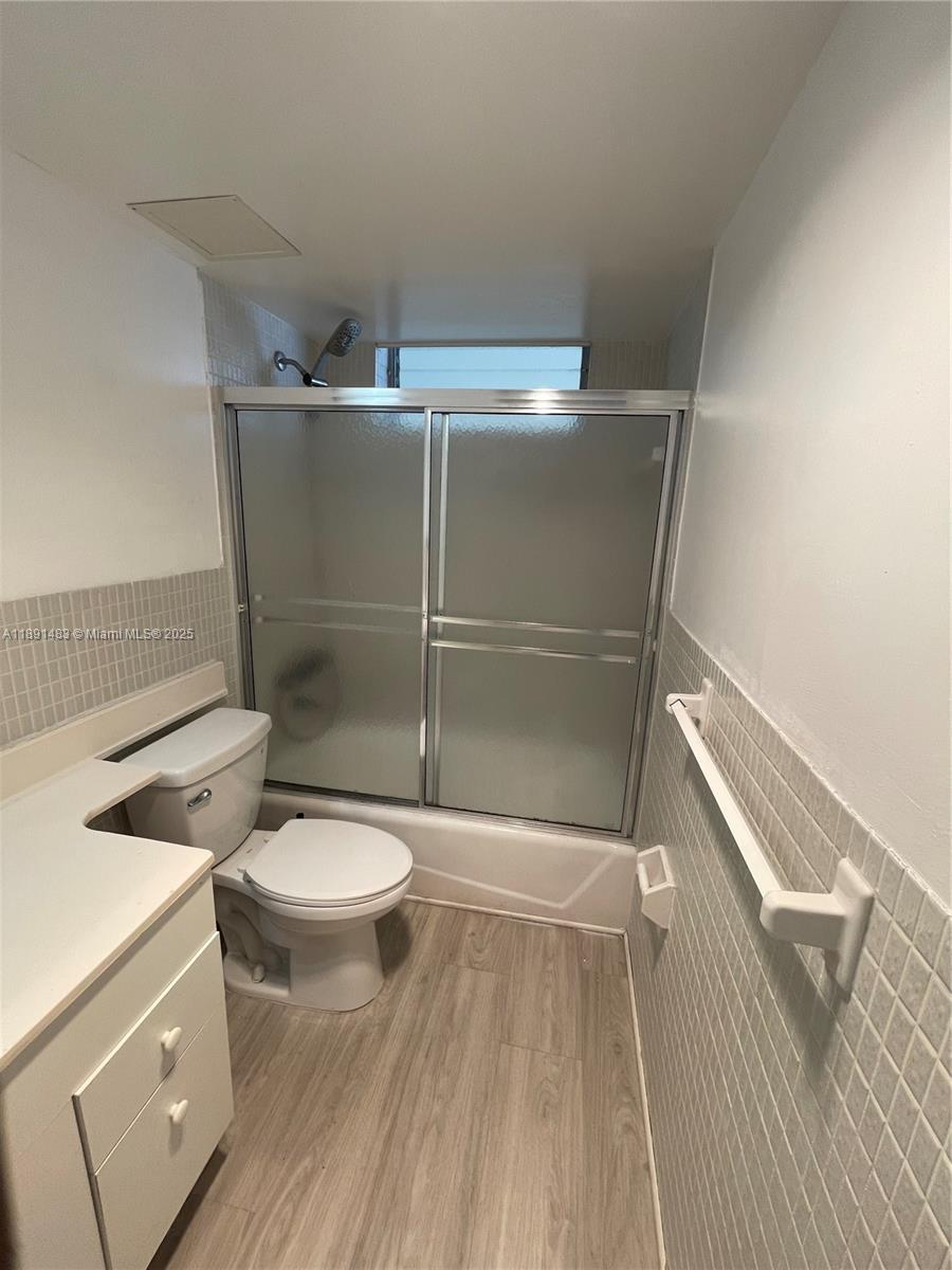 POINT EAST SEC III CONDO - Residential Lease