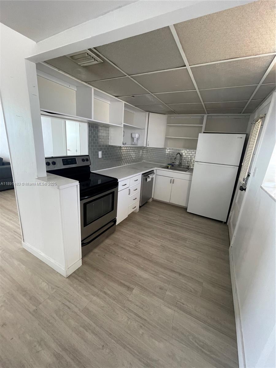 POINT EAST SEC III CONDO - Residential Lease