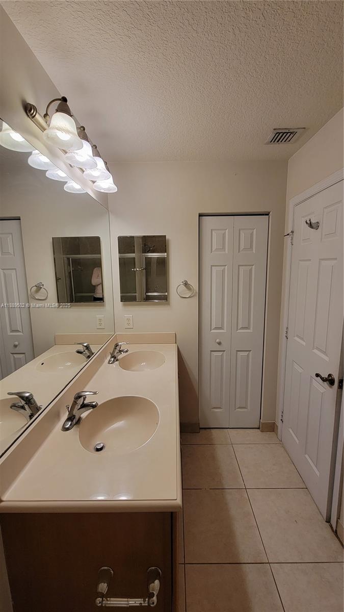 LYONS INDUSTRIAL PARK - Residential Lease