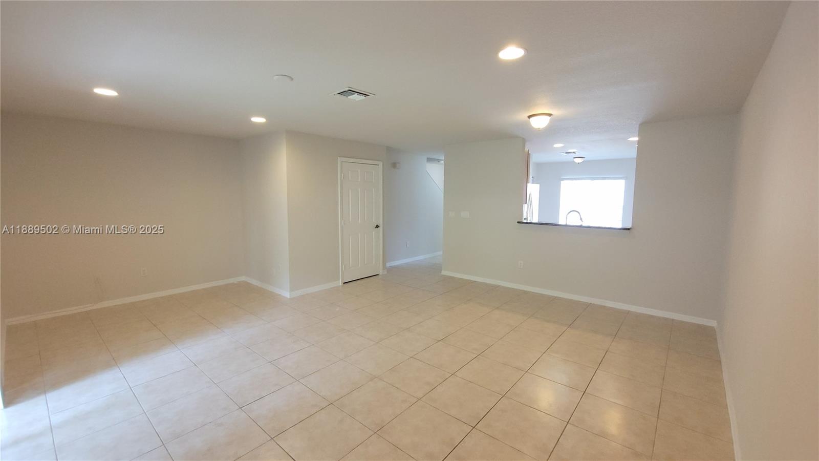 LYONS INDUSTRIAL PARK - Residential Lease
