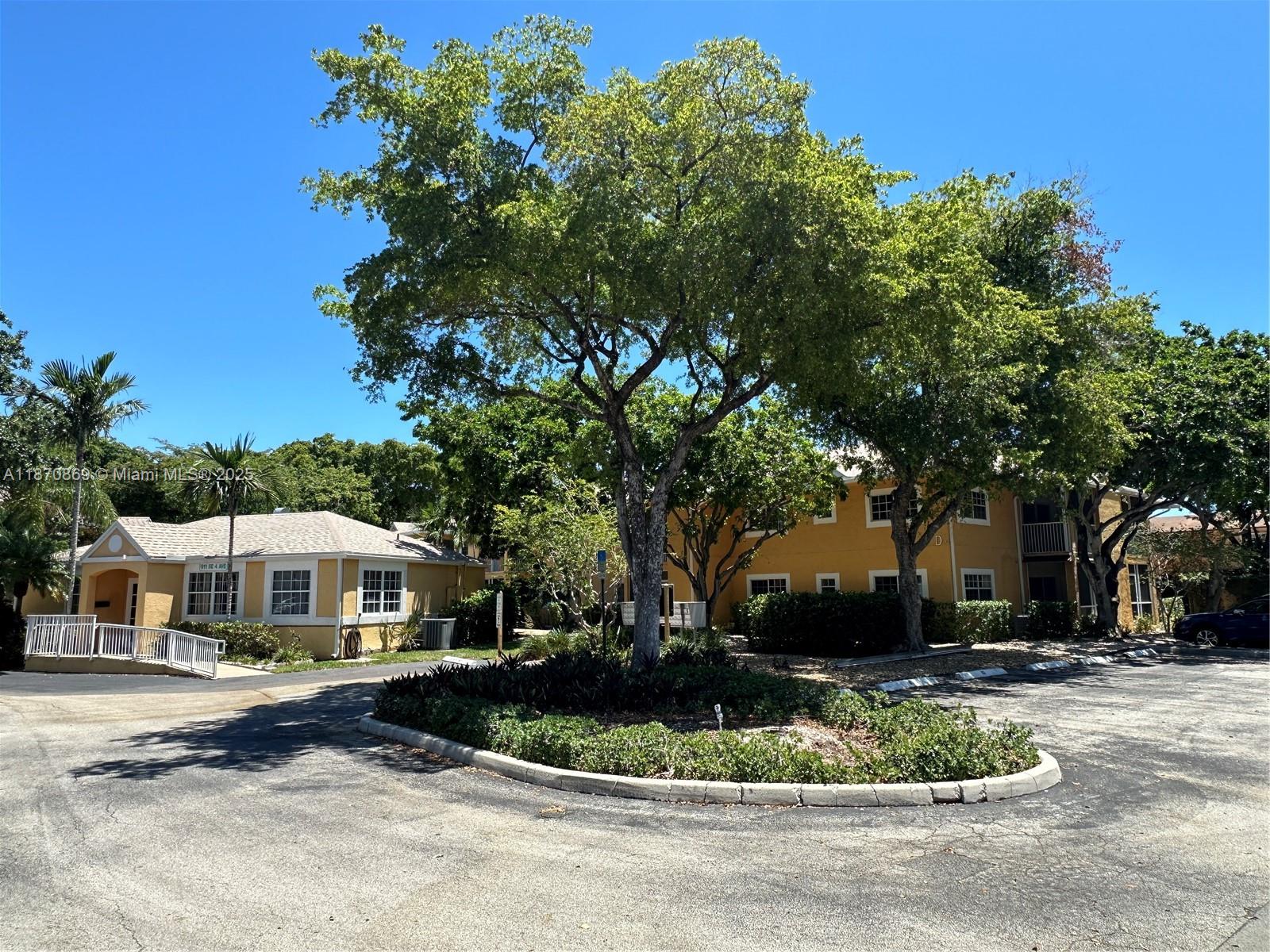 CHATEAU DE VILLE CONDO - Residential Lease