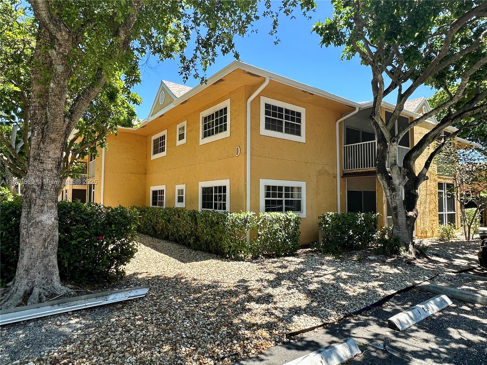 CHATEAU DE VILLE CONDO - Residential Lease