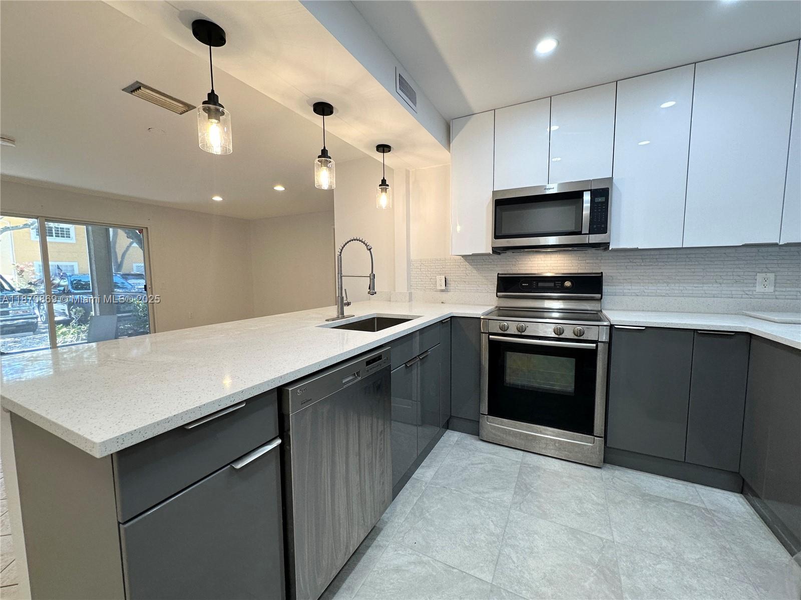 CHATEAU DE VILLE CONDO - Residential Lease