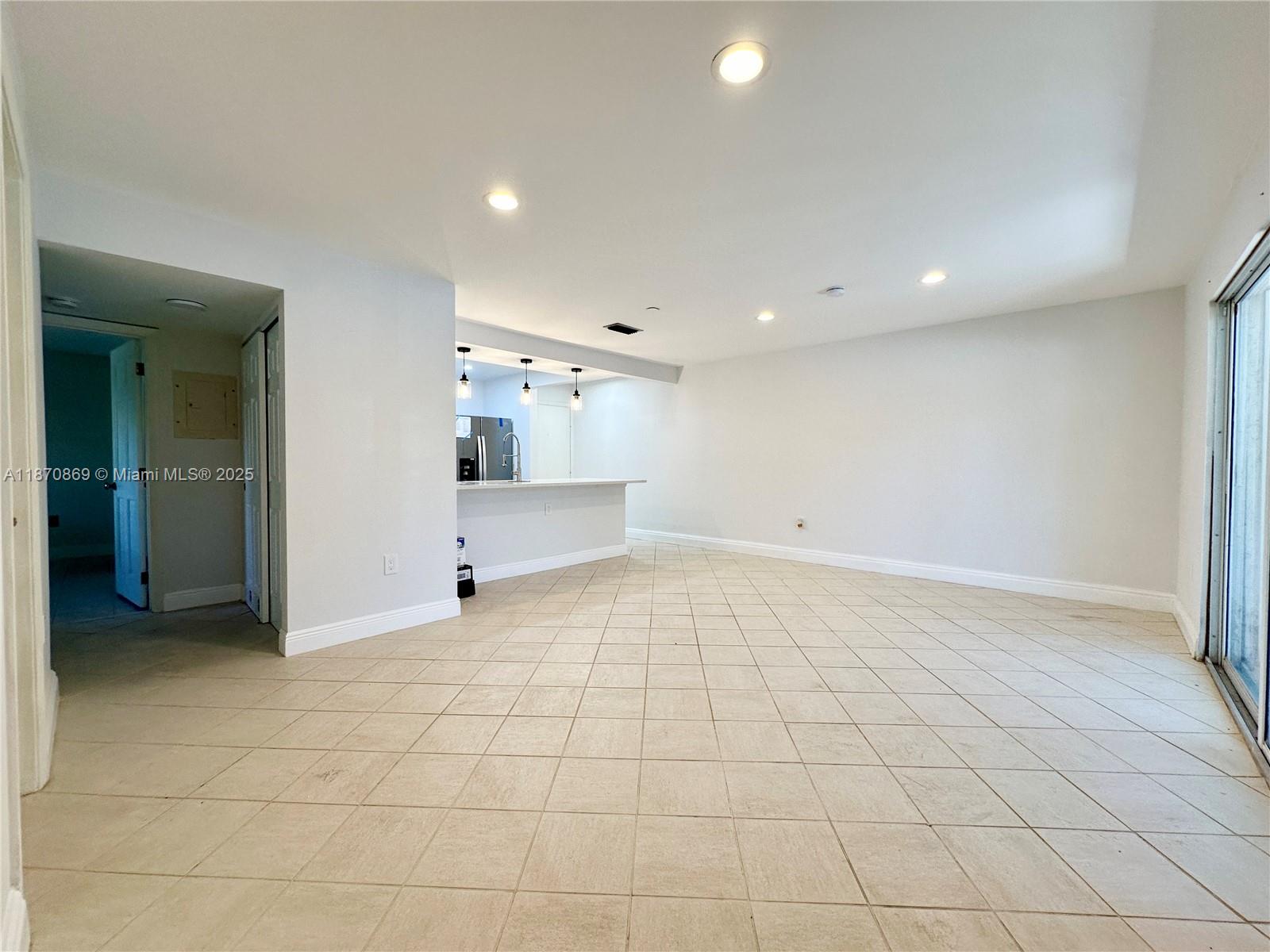 CHATEAU DE VILLE CONDO - Residential Lease