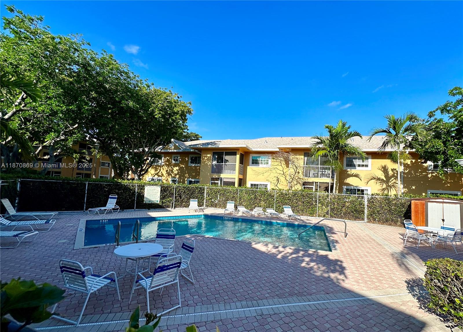 CHATEAU DE VILLE CONDO - Residential Lease