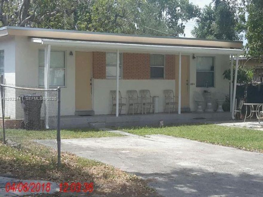 Duplex with each side having one bedroom and one bathroom. Wall unit A/C's Needs to be updated. Separate electric meters