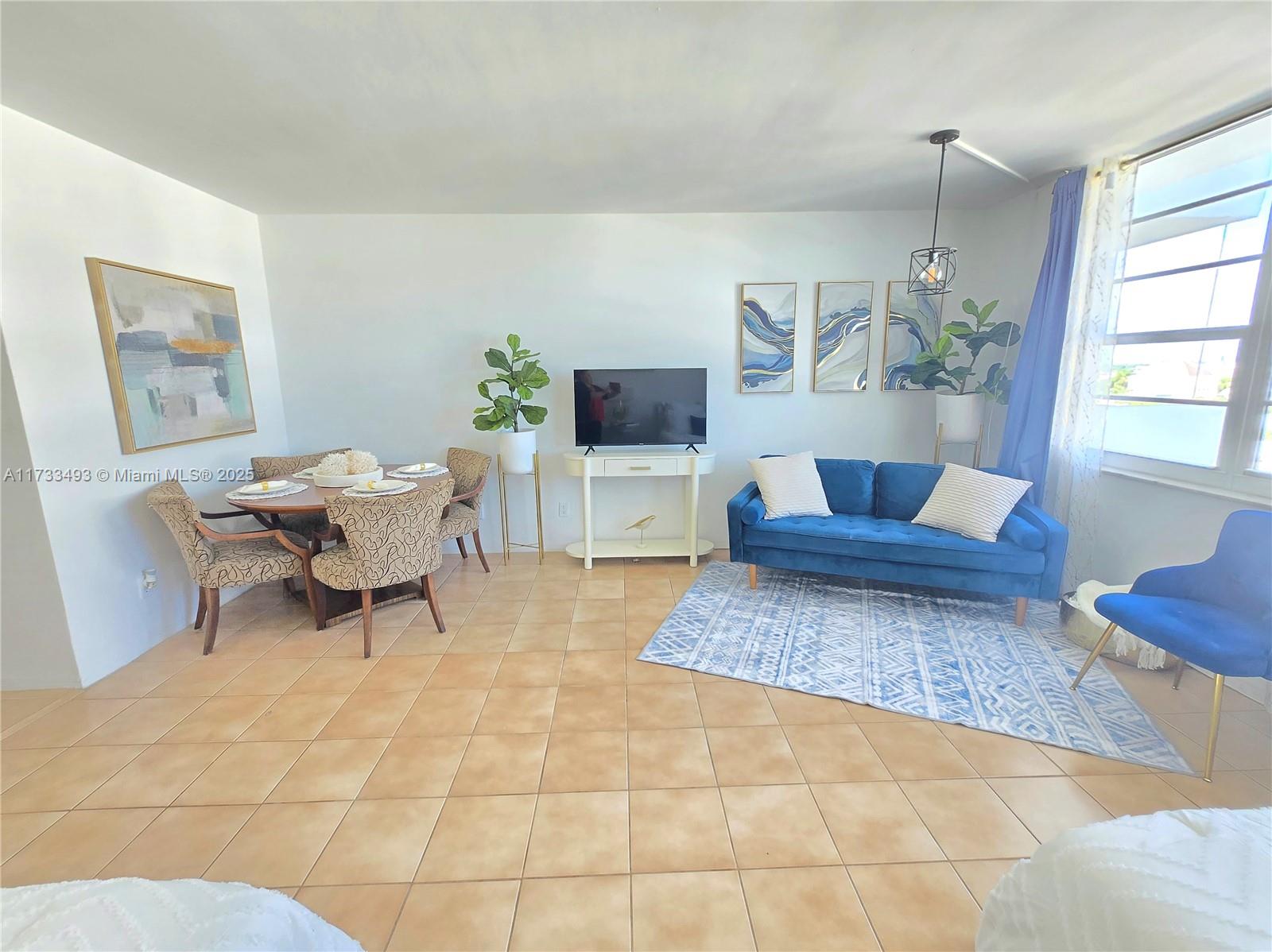 THE DECOPLAGE CONDO - Residential