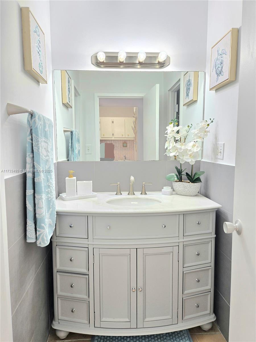 THE DECOPLAGE CONDO - Residential