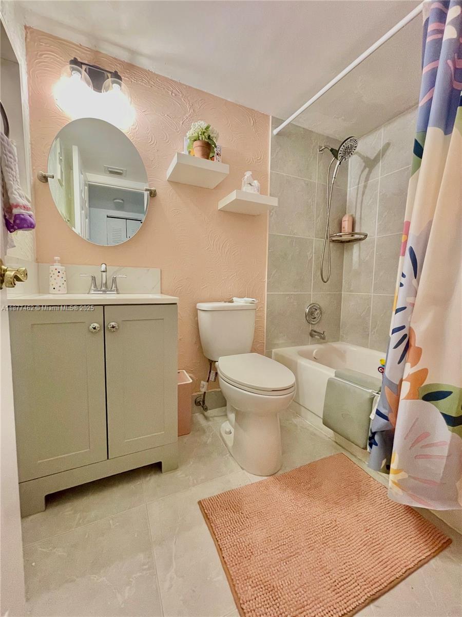 CYPRESS BEND IV-11 CONDO - Residential