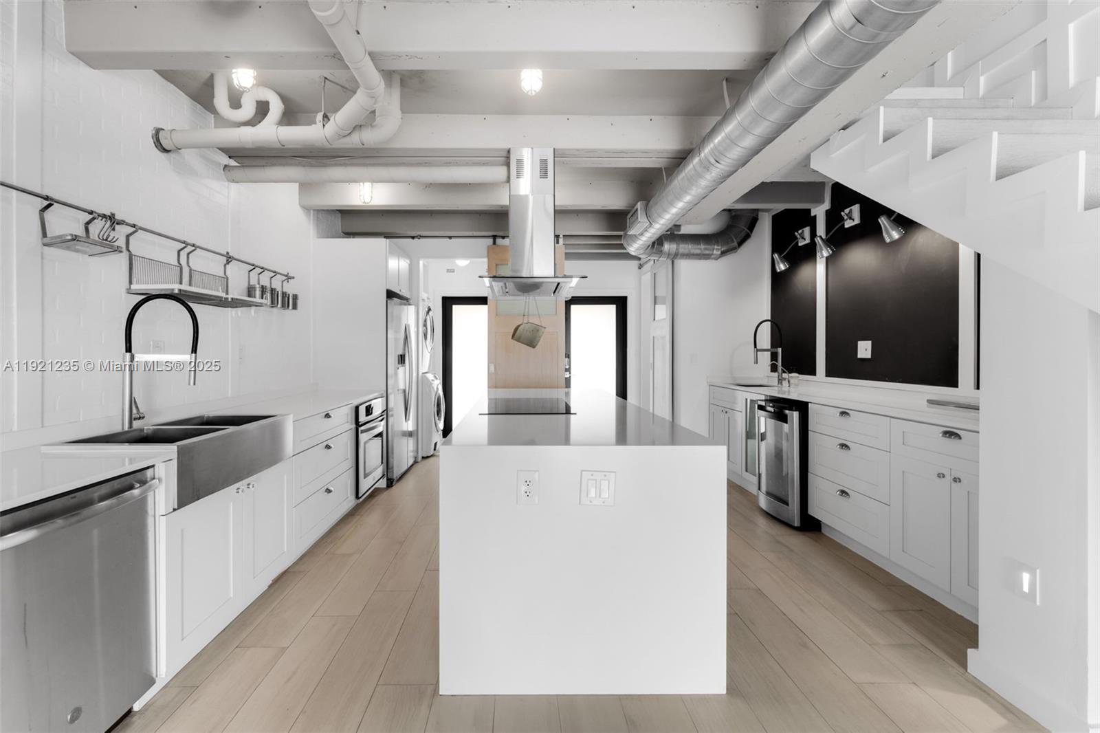 GABLES HARBOUR CONDO APTS - Residential