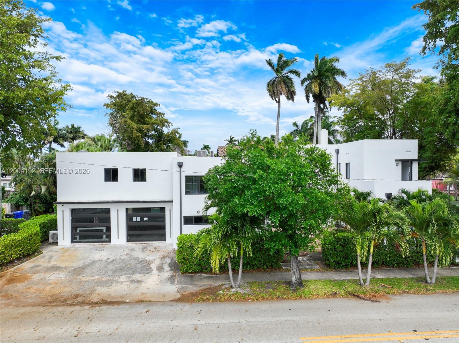 HOLLYWOOD LAKES SECTION - Residential