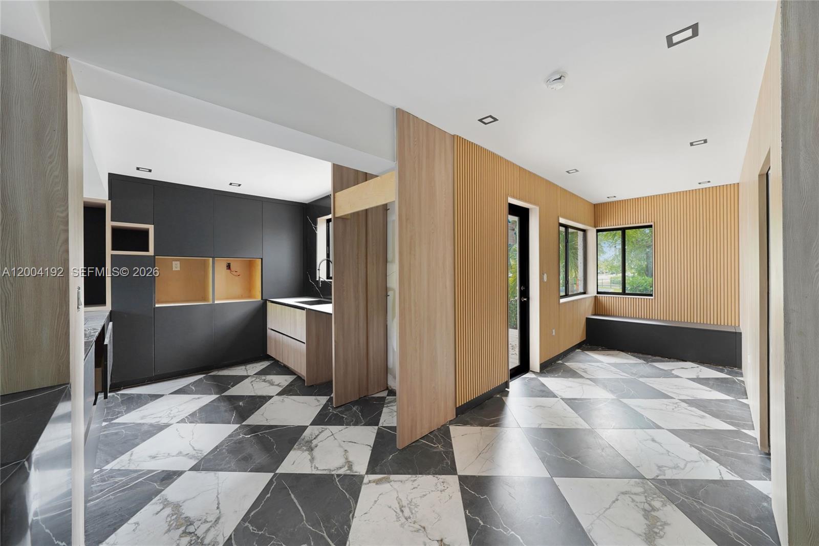 HOLLYWOOD LAKES SECTION - Residential