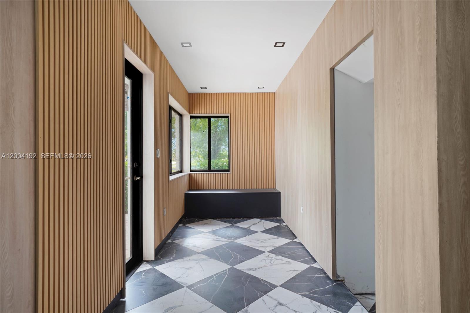 HOLLYWOOD LAKES SECTION - Residential