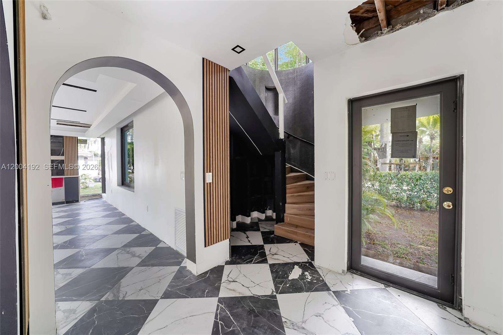 HOLLYWOOD LAKES SECTION - Residential