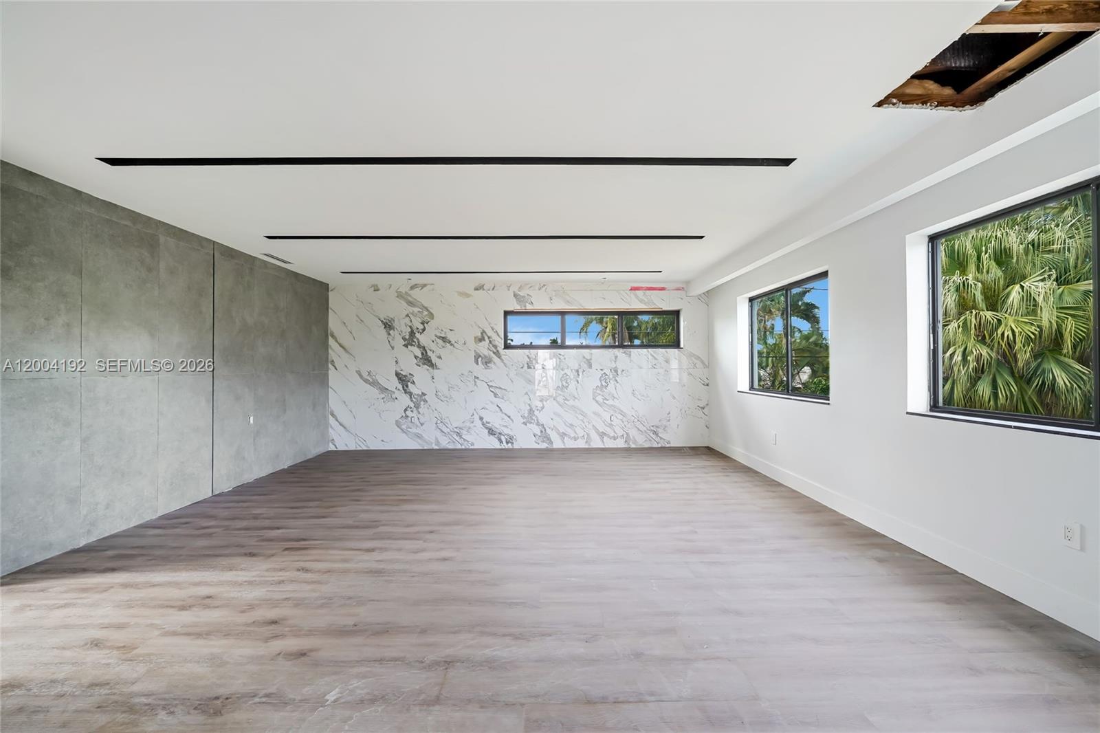 HOLLYWOOD LAKES SECTION - Residential
