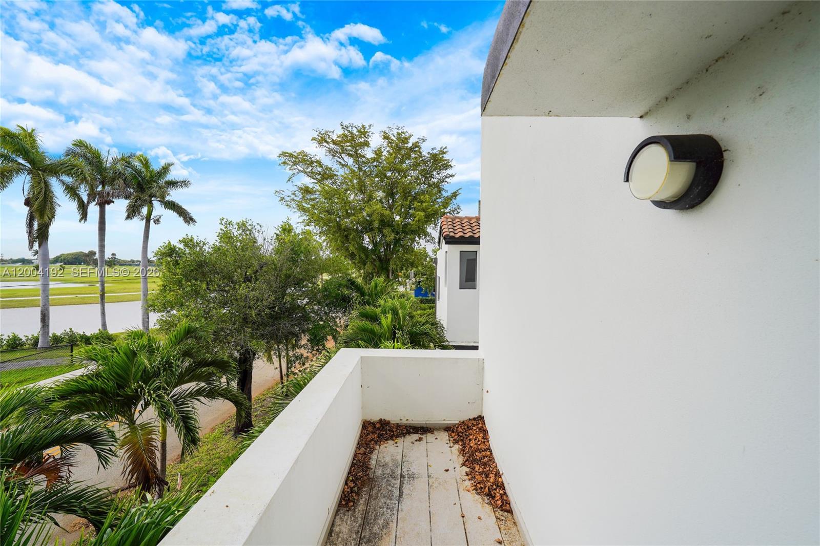 HOLLYWOOD LAKES SECTION - Residential