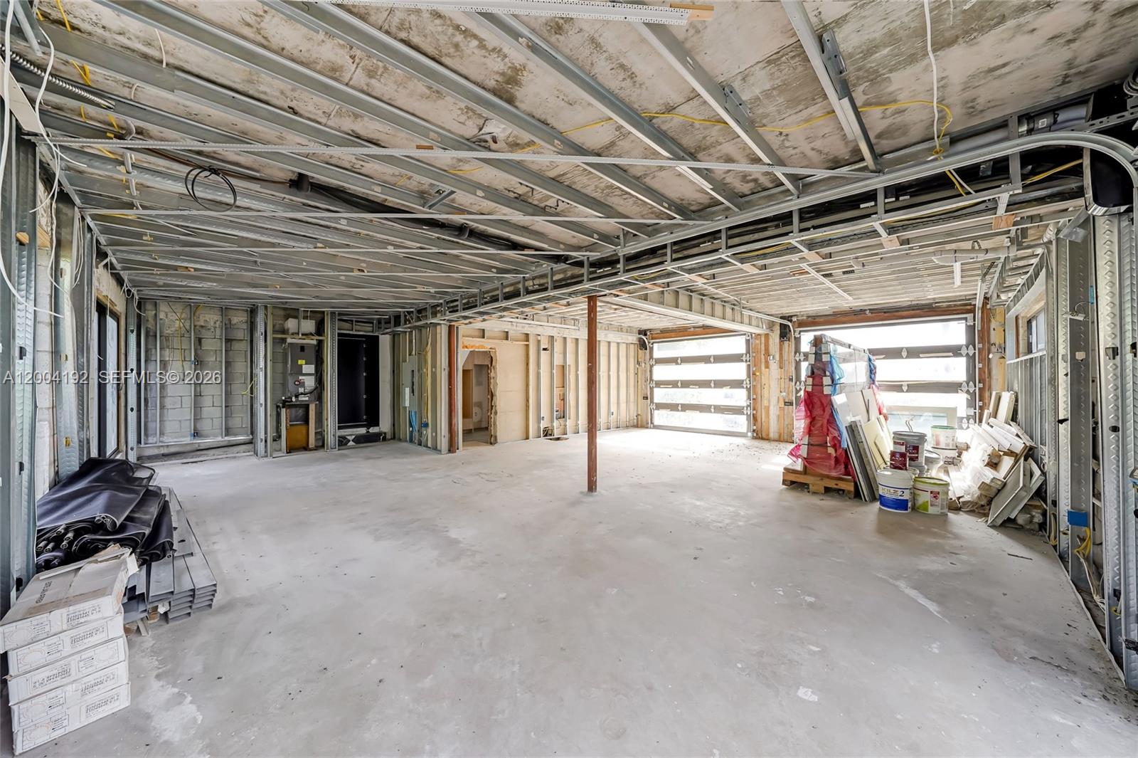 HOLLYWOOD LAKES SECTION - Residential