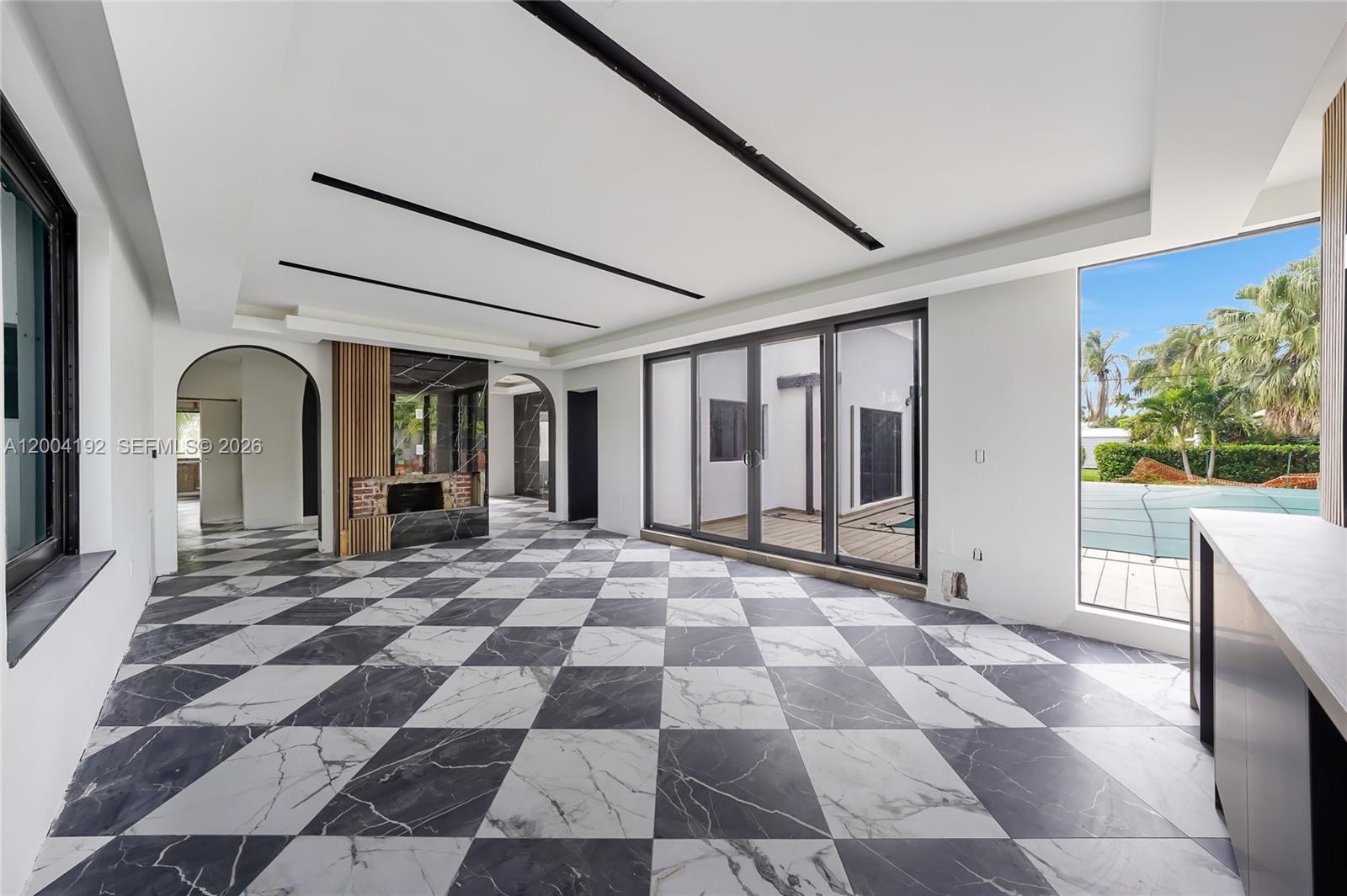 HOLLYWOOD LAKES SECTION - Residential