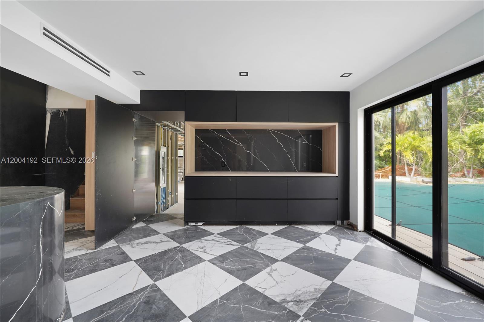 HOLLYWOOD LAKES SECTION - Residential