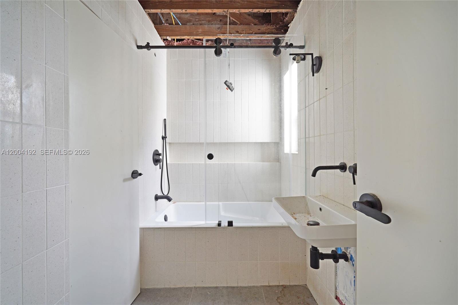 HOLLYWOOD LAKES SECTION - Residential