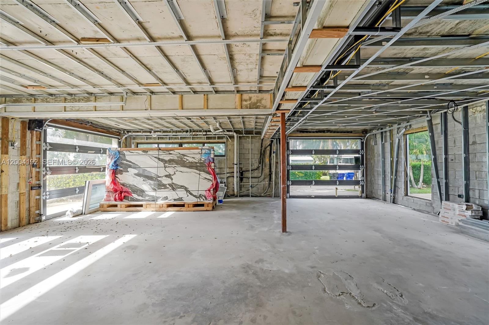 HOLLYWOOD LAKES SECTION - Residential