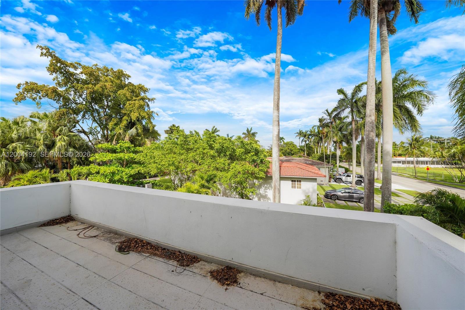 HOLLYWOOD LAKES SECTION - Residential