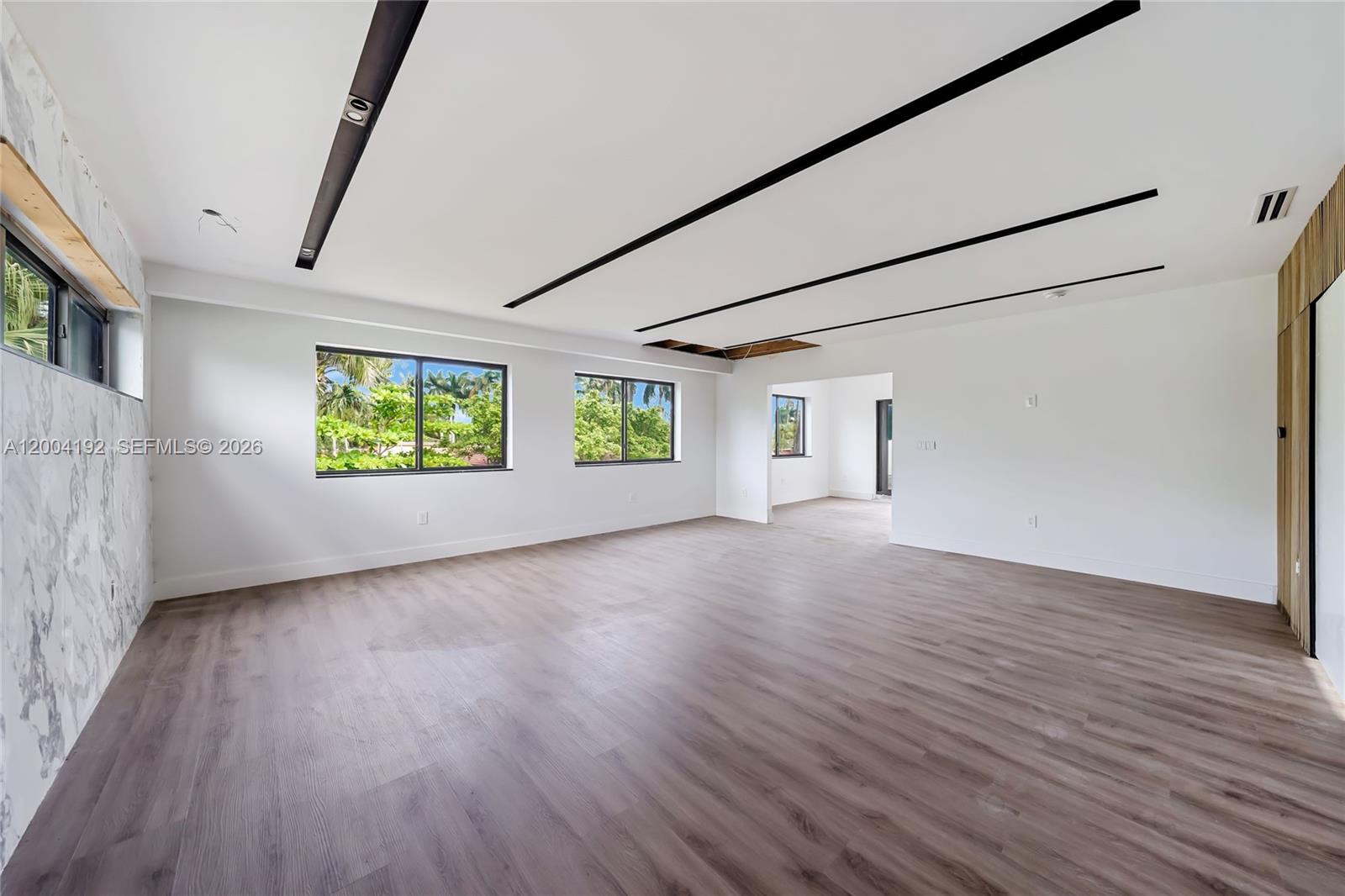 HOLLYWOOD LAKES SECTION - Residential