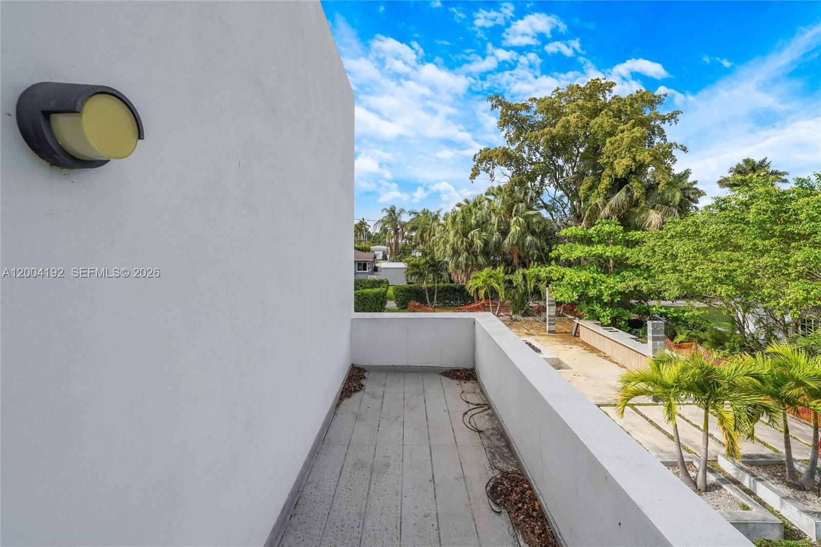 HOLLYWOOD LAKES SECTION - Residential