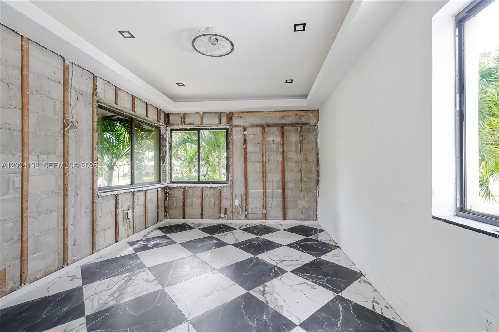HOLLYWOOD LAKES SECTION - Residential