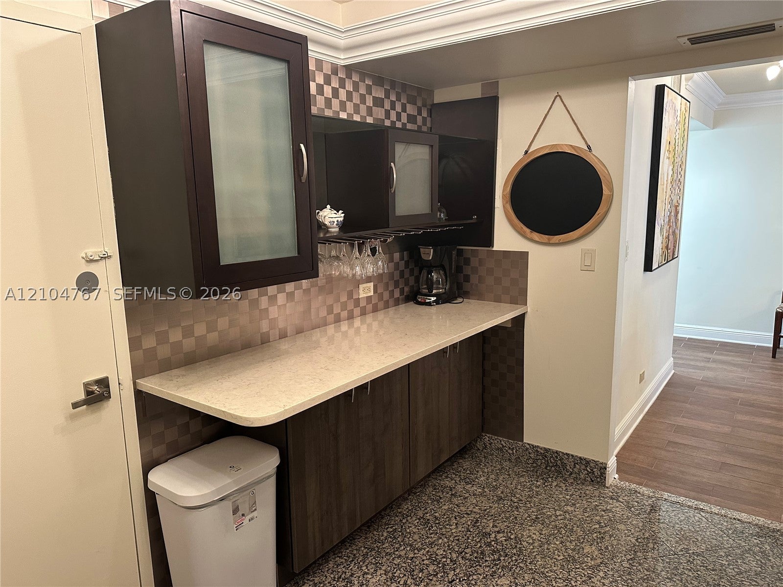 6039 Collins Ave 815