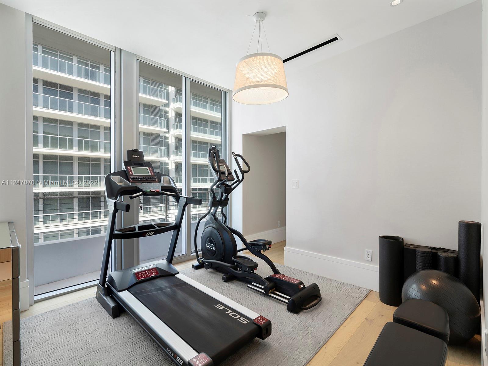 BEACH HOUSE 8 - Residential