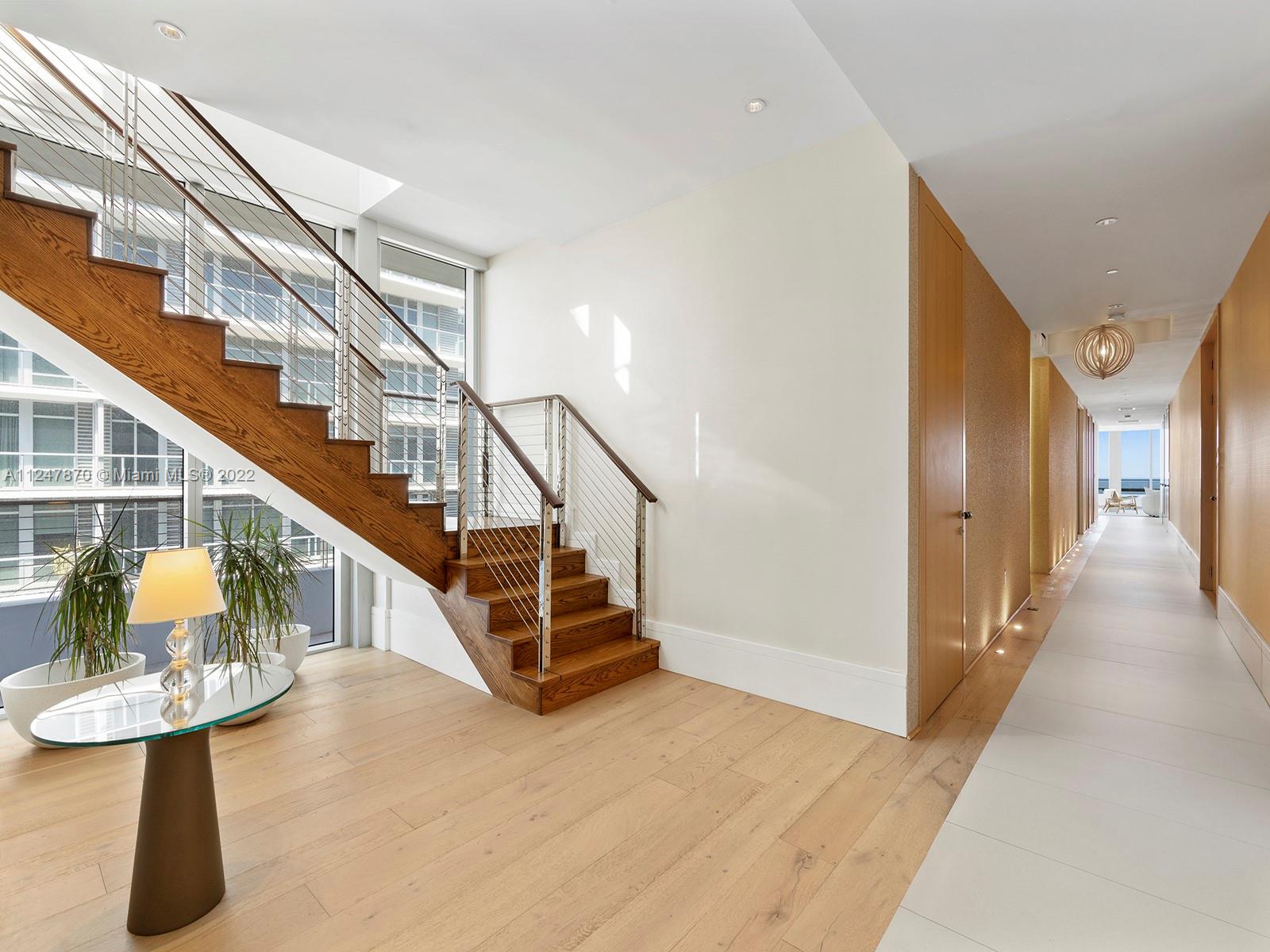 BEACH HOUSE 8 - Residential