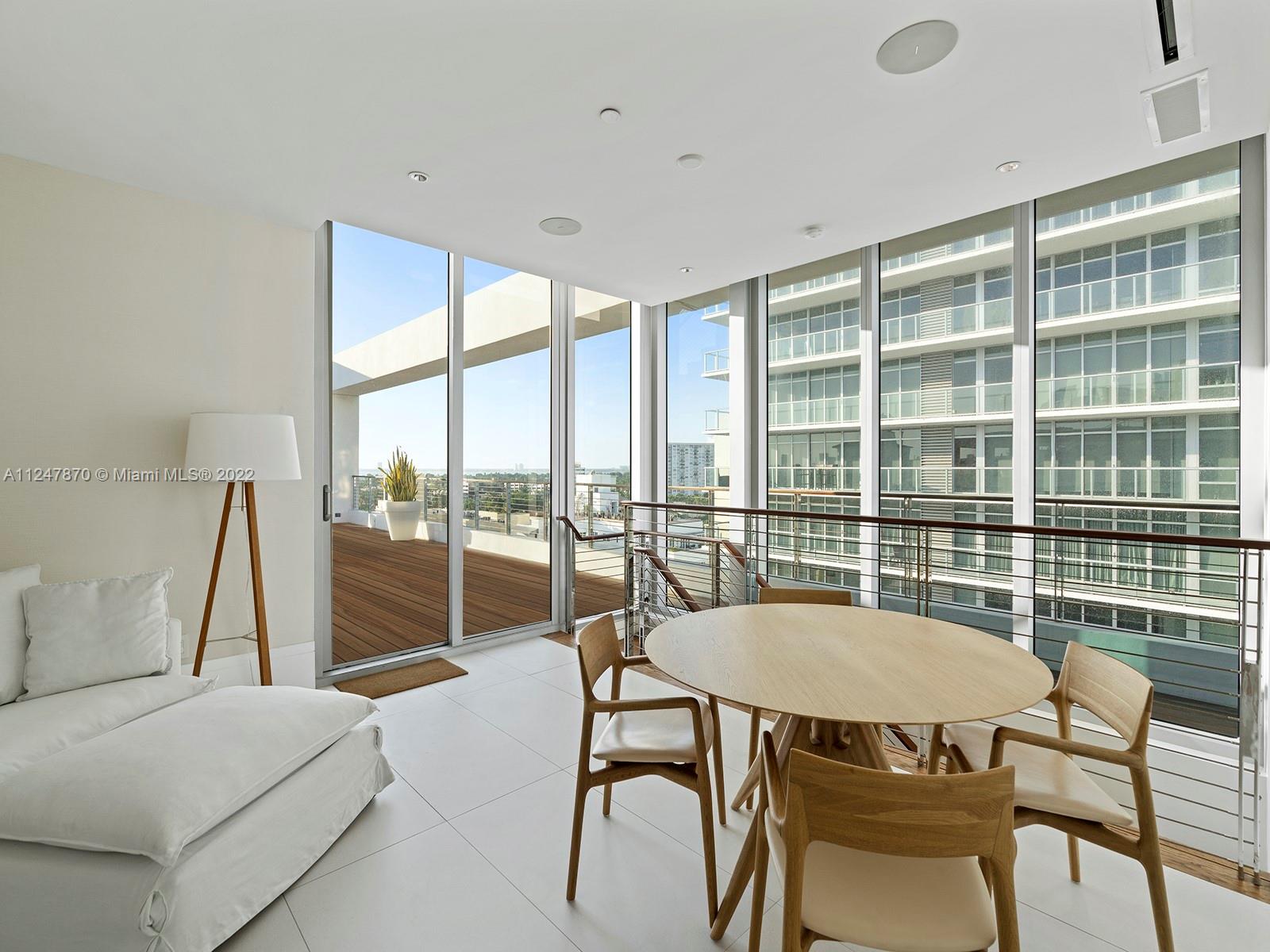 BEACH HOUSE 8 - Residential