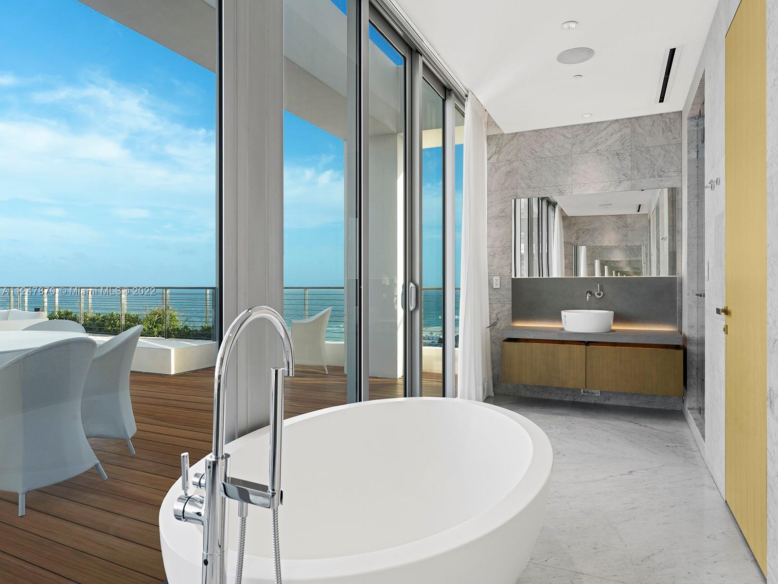 BEACH HOUSE 8 - Residential