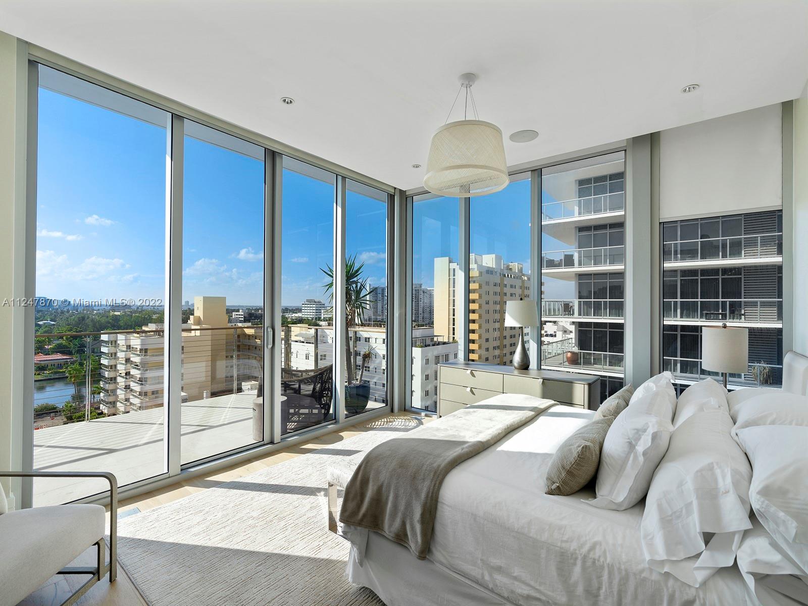 BEACH HOUSE 8 - Residential