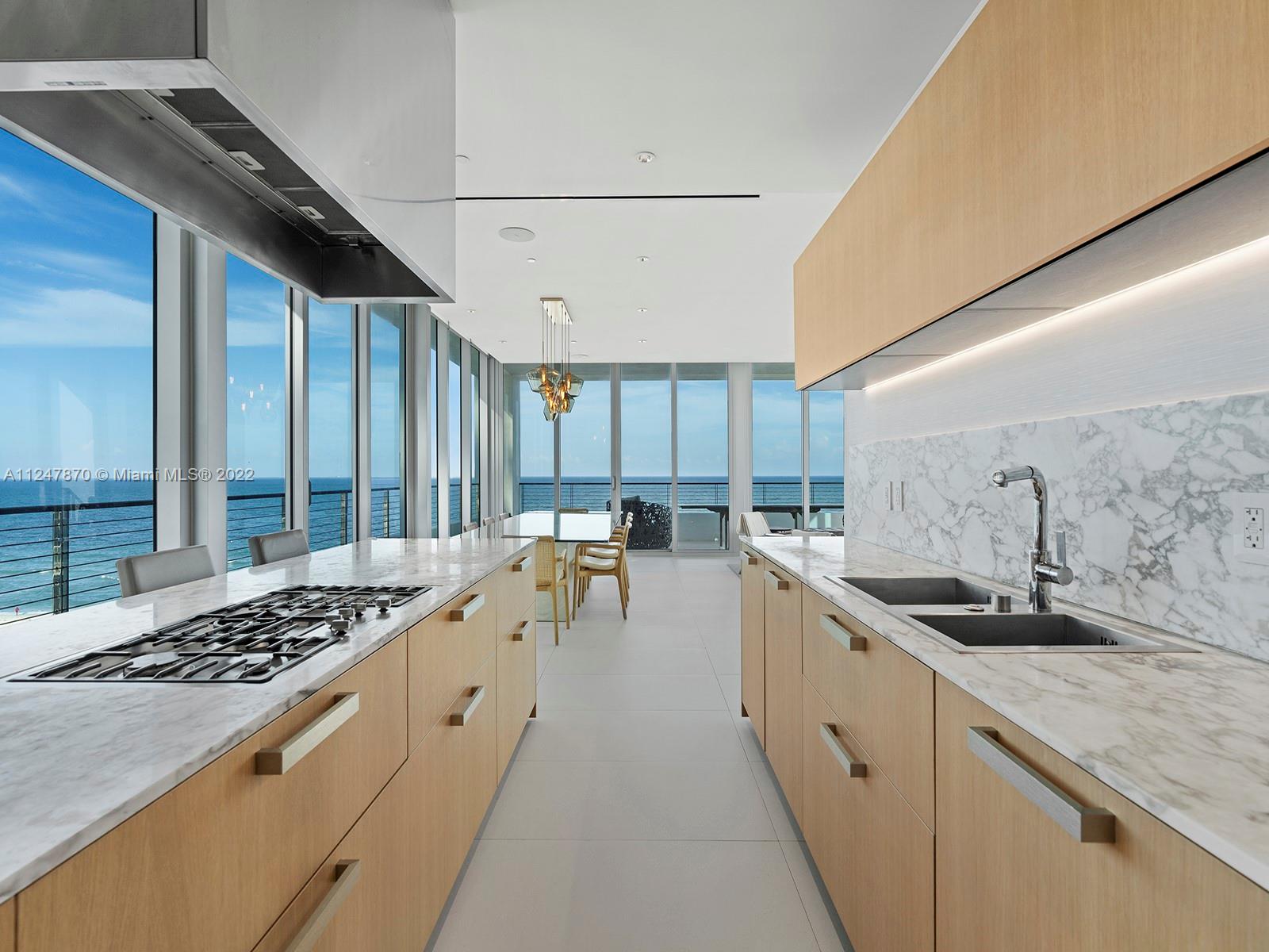 BEACH HOUSE 8 - Residential