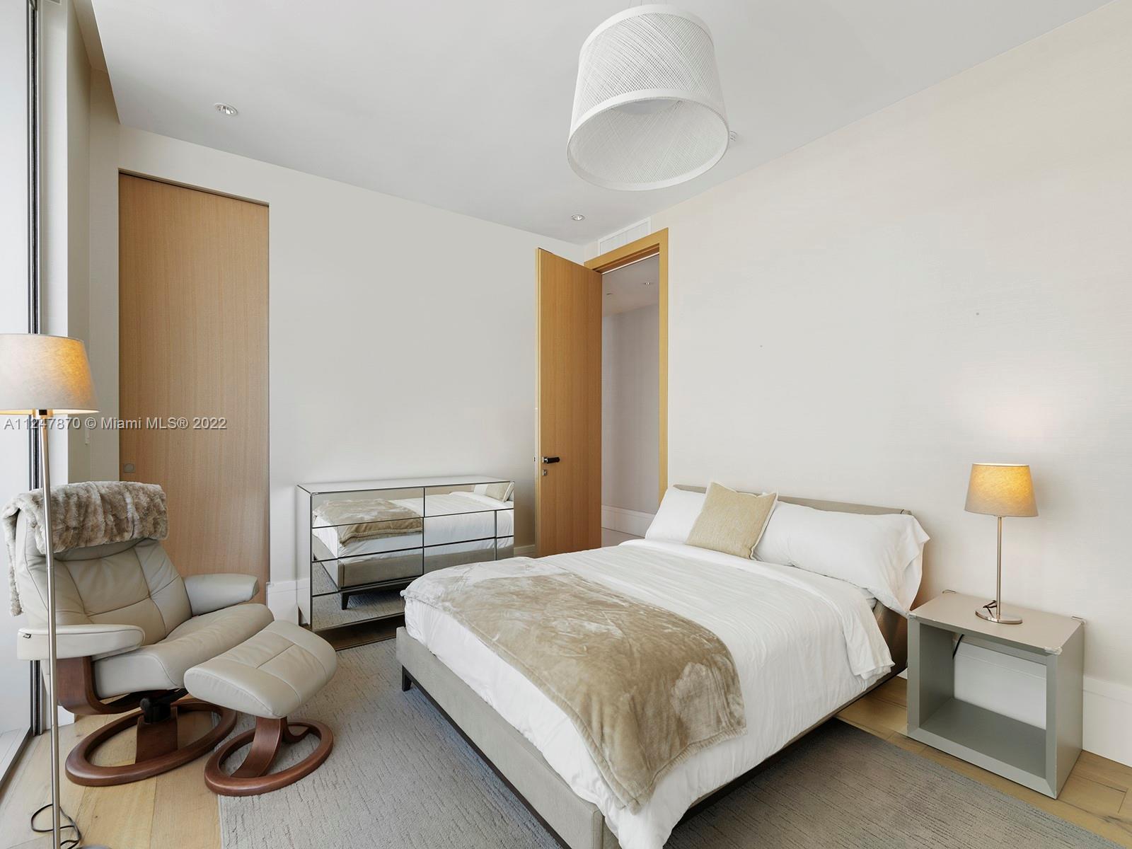 BEACH HOUSE 8 - Residential