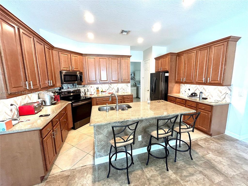 Photo of 9212 Short Chip Cir, Port Saint Lucie, FL 34986 (MLS # A11351013)