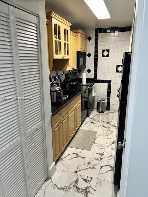 SANDALWOOD CONDO APTS - Residential