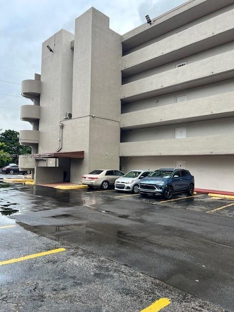 SANDALWOOD CONDO APTS - Residential