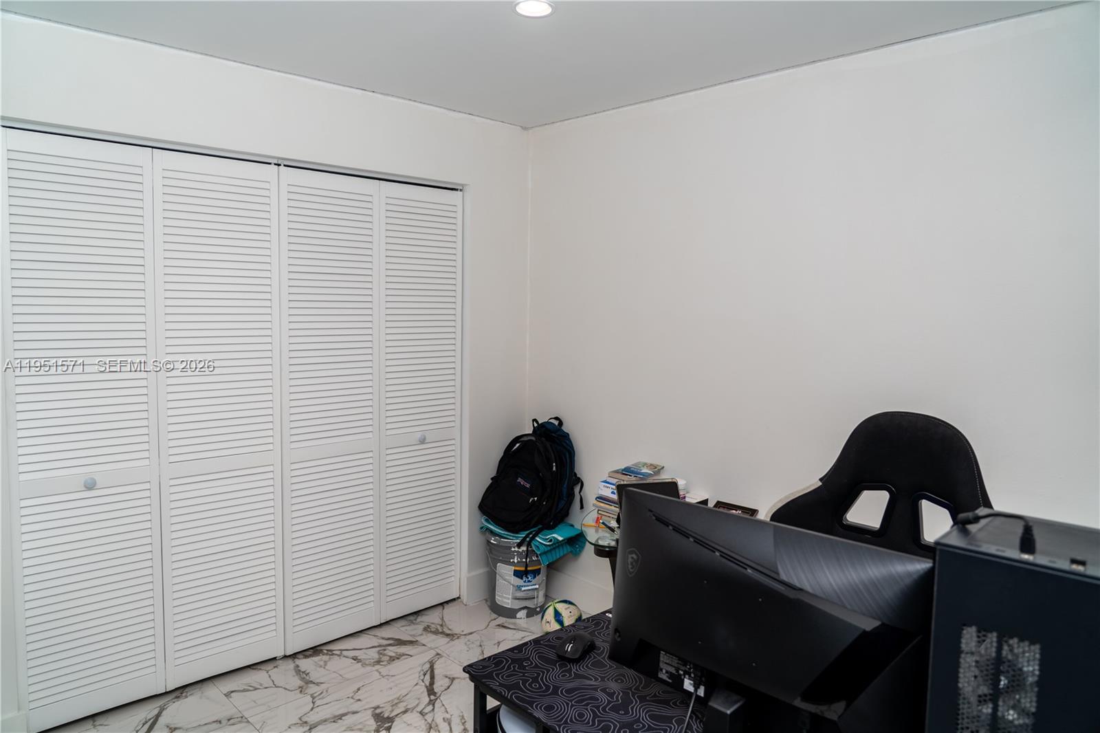 SANDALWOOD CONDO APTS - Residential