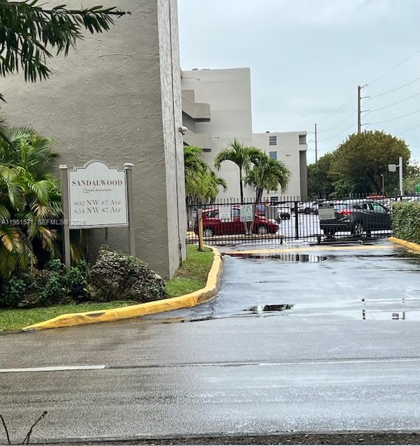 SANDALWOOD CONDO APTS - Residential